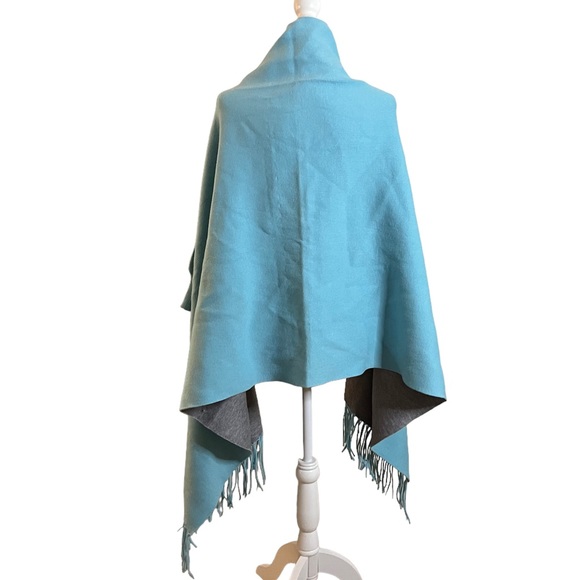 NWT The Game Changer Wrap Poncho Fringe - Picture 5 of 9